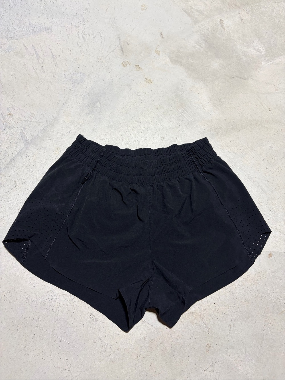 Athleta hustle 3” short Women's Black Athletic Running Shorts XS